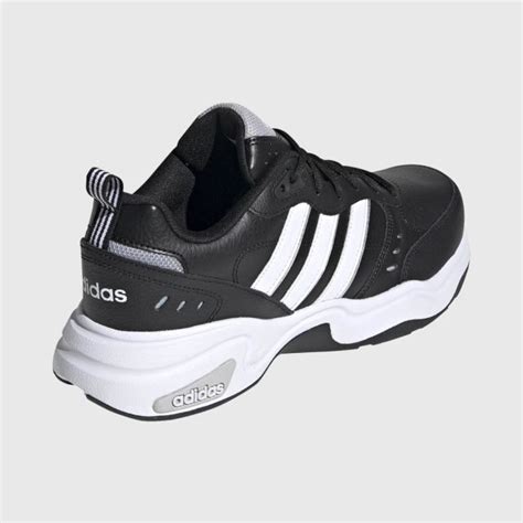 adidas strutter core black.